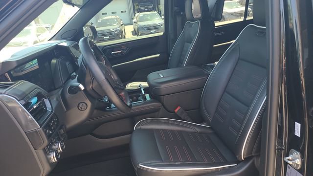 Used 2025 GMC Yukon AT4 Ultimate AWD/4WD image 13