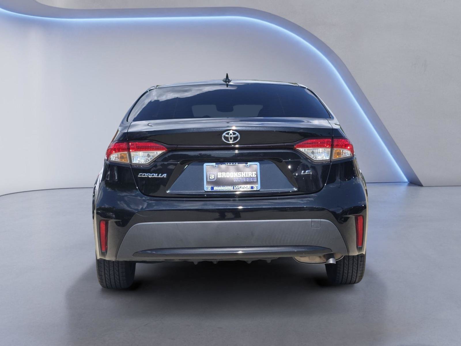 Used 2022 Toyota Corolla LE FWD image 7