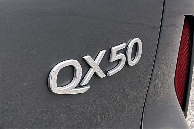 Used 2021 INFINITI QX50 Luxe w/ Appearance Package image 8