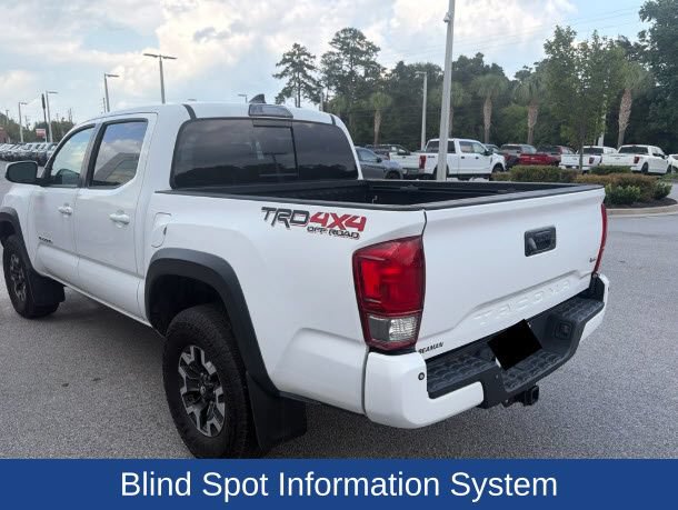 Used 2017 Toyota Tacoma TRD Off-Road AWD/4WD image 7