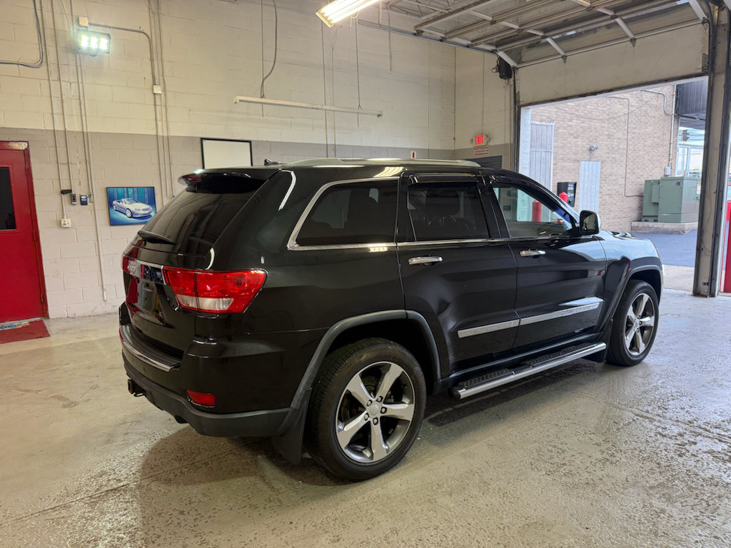 Used 2012 Jeep Grand Cherokee Overland AWD/4WD image 8