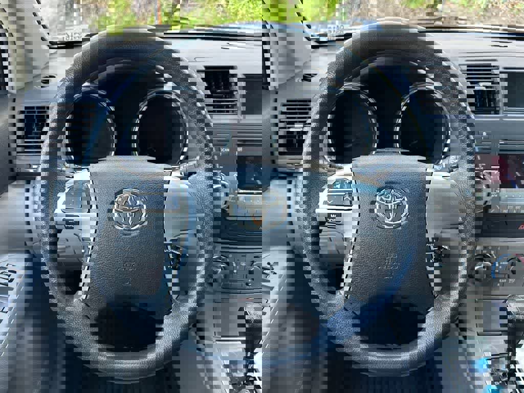 Used 2011 Toyota Highlander 2WD w/ Tech Pkg image 15