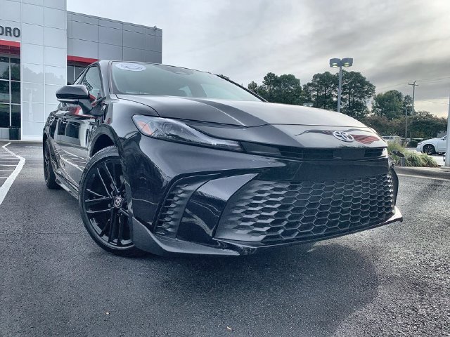 Used 2026 Toyota Camry SE w/ Convenience Package FWD image 2