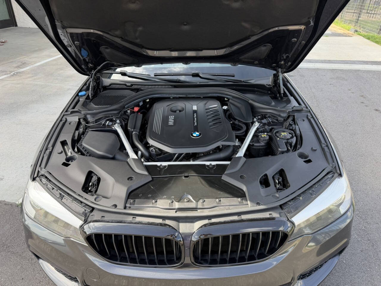 Used 2018 BMW 540i w/ M Sport Package RWD image 34