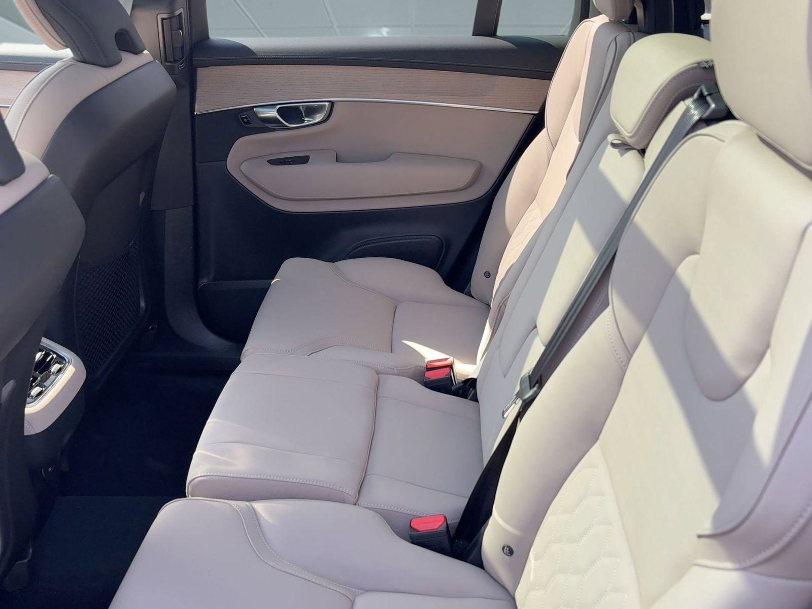 New 2026 Volvo XC90 B6 Plus w/ Protection Package Premier image 22