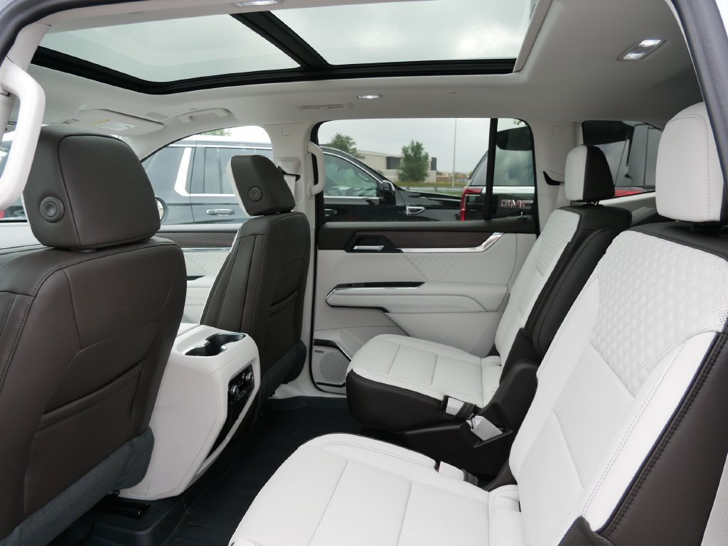 New 2027 GMC Acadia Denali w/ LPO, Floor Liner Package AWD/4WD image 7