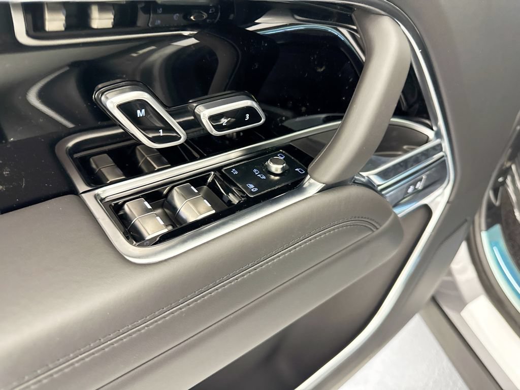 New 2026 Land Rover Range Rover SE AWD/4WD image 18