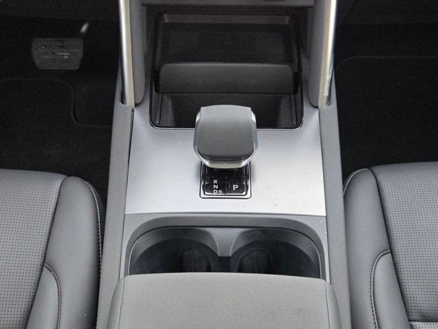 Used 2025 Land Rover Discovery Sport S image 12