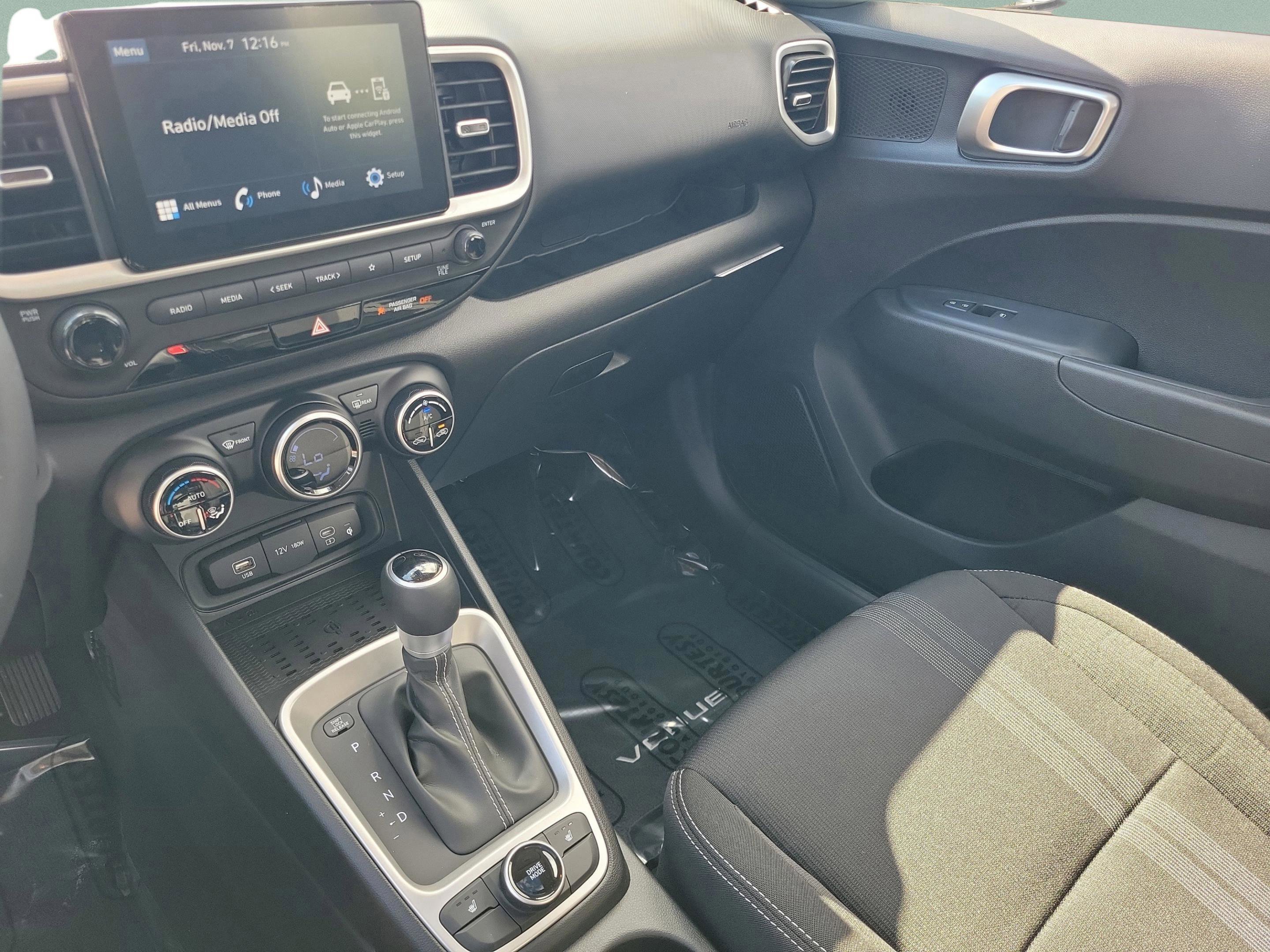 New 2026 Hyundai Venue SEL image 9