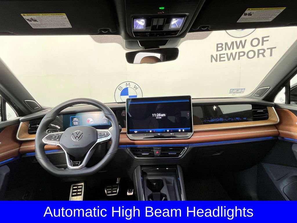 Used 2025 Volkswagen Tiguan SEL R-Line image 10