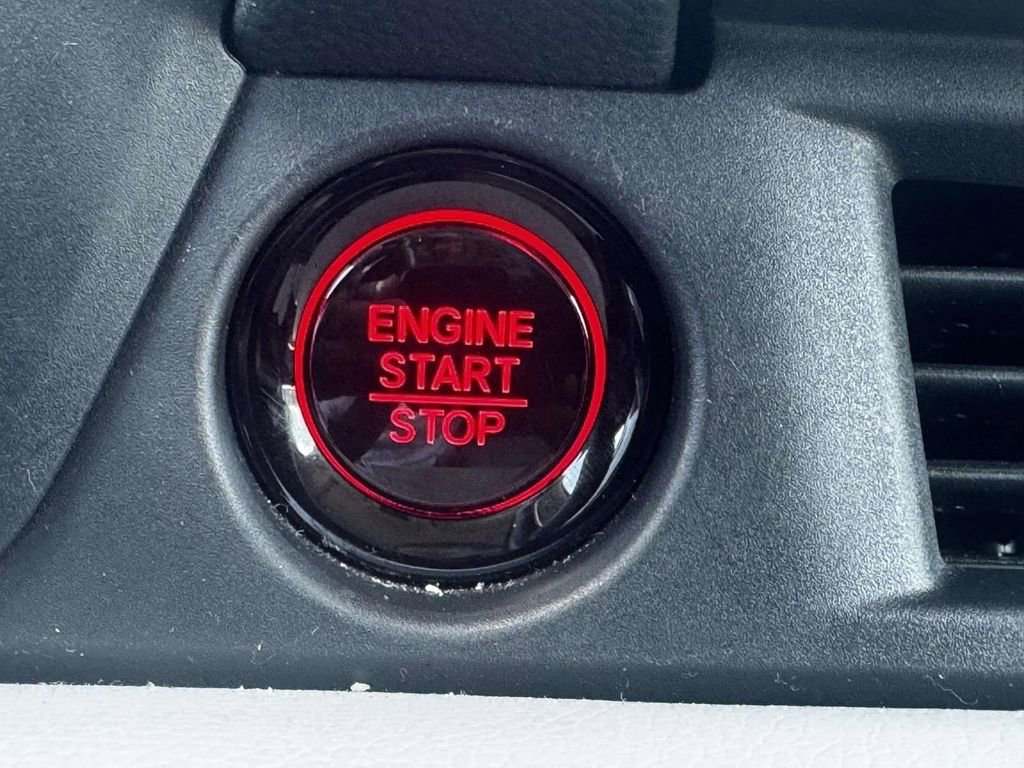 Used 2023 Honda Pilot Touring image 23