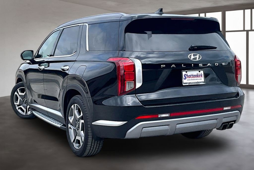 Used 2023 Hyundai Palisade Limited image 4