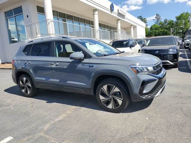 Used 2024 Volkswagen Taos SE image 3