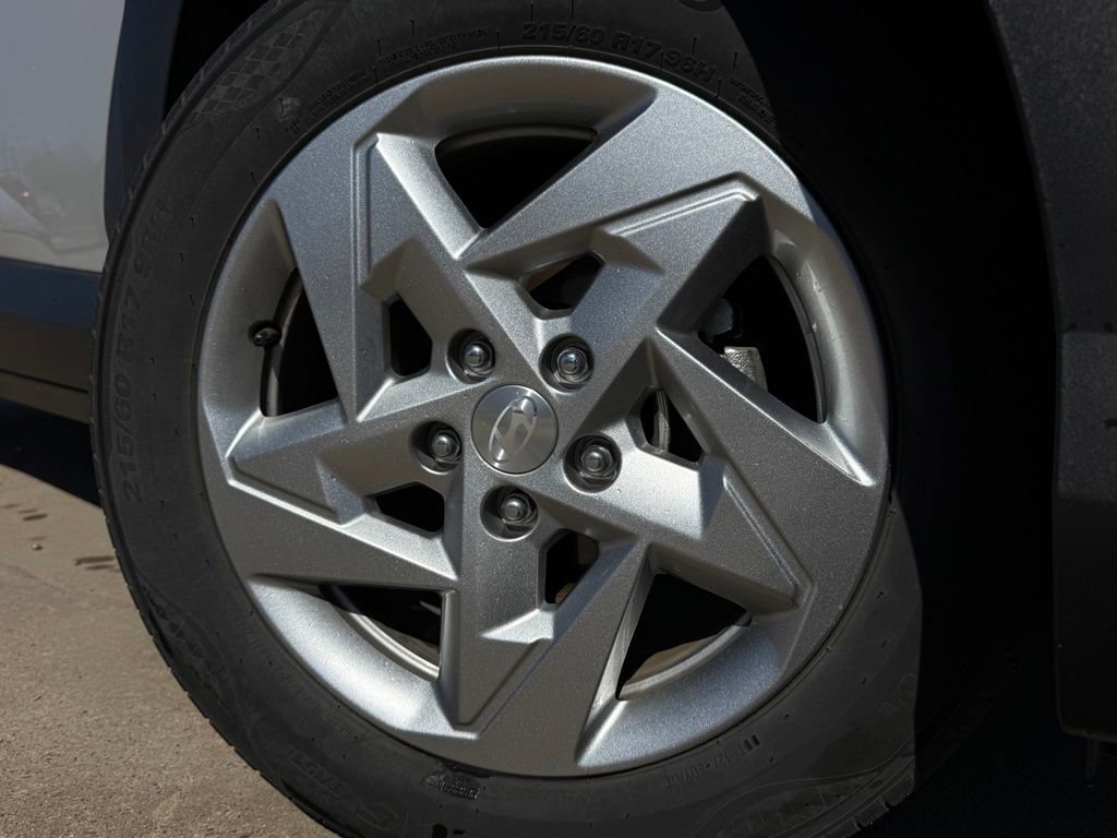 Certified 2025 Hyundai Kona SE image 10