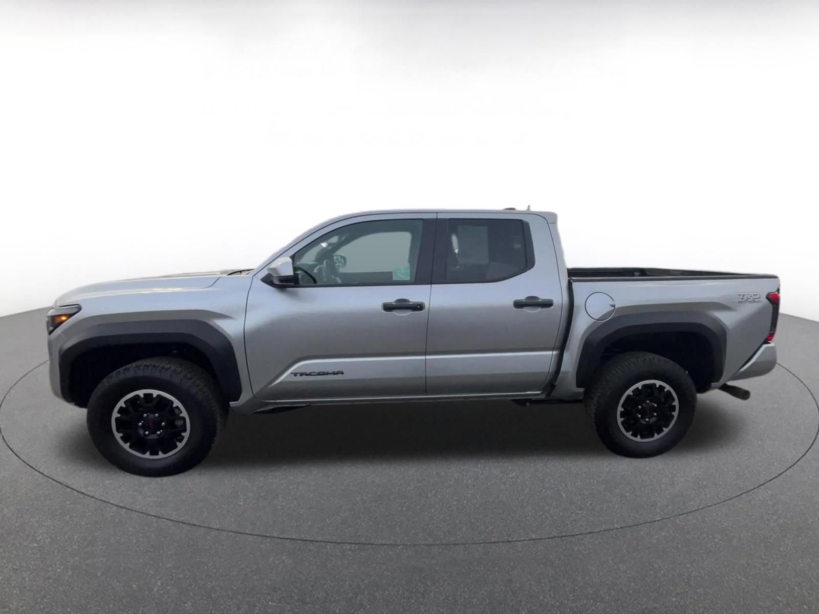 Used 2025 Toyota Tacoma TRD Off-Road image 9