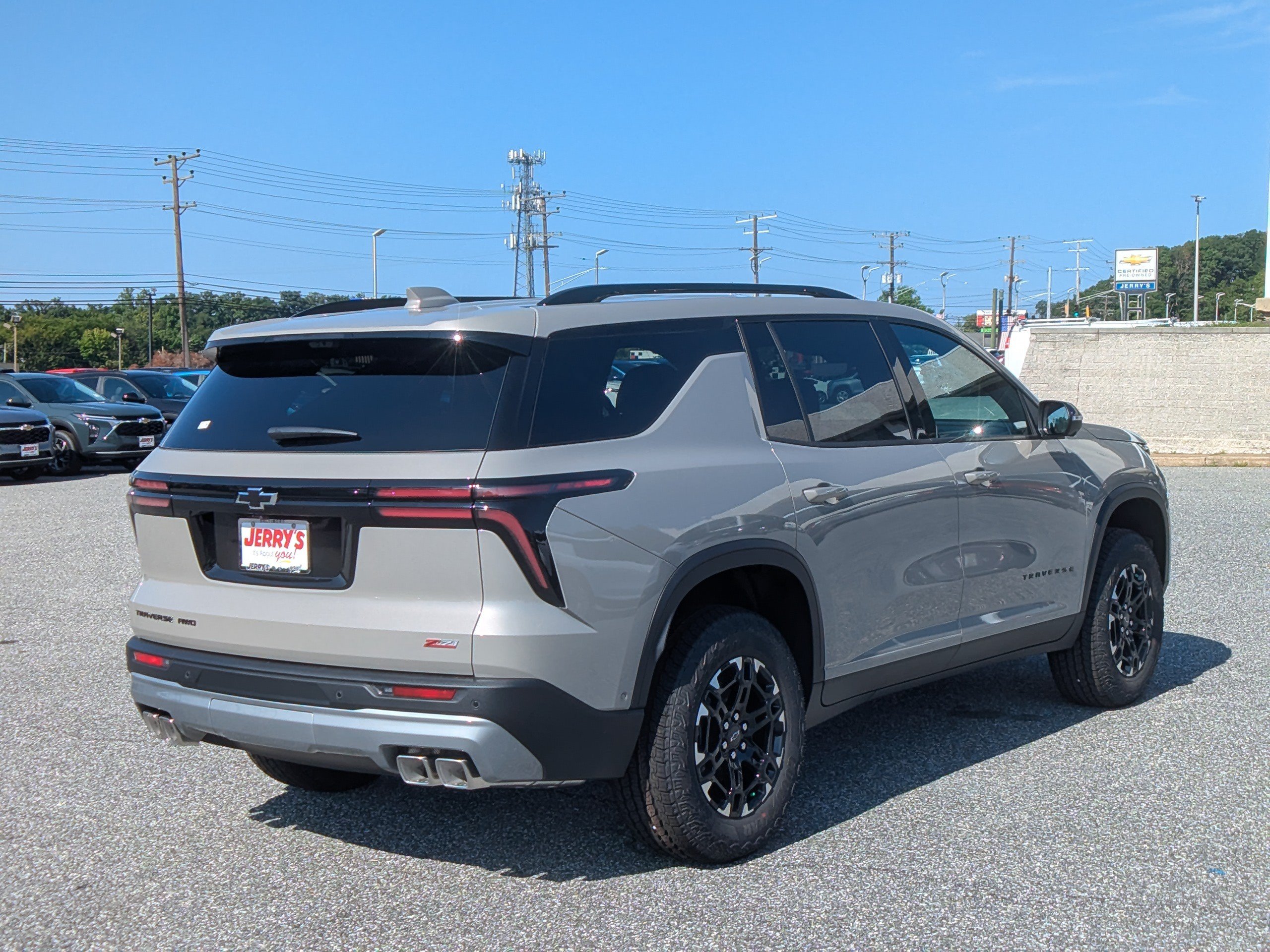 New 2027 Chevrolet Traverse Z71 w/ Enhanced Driving Package AWD/4WD image 8