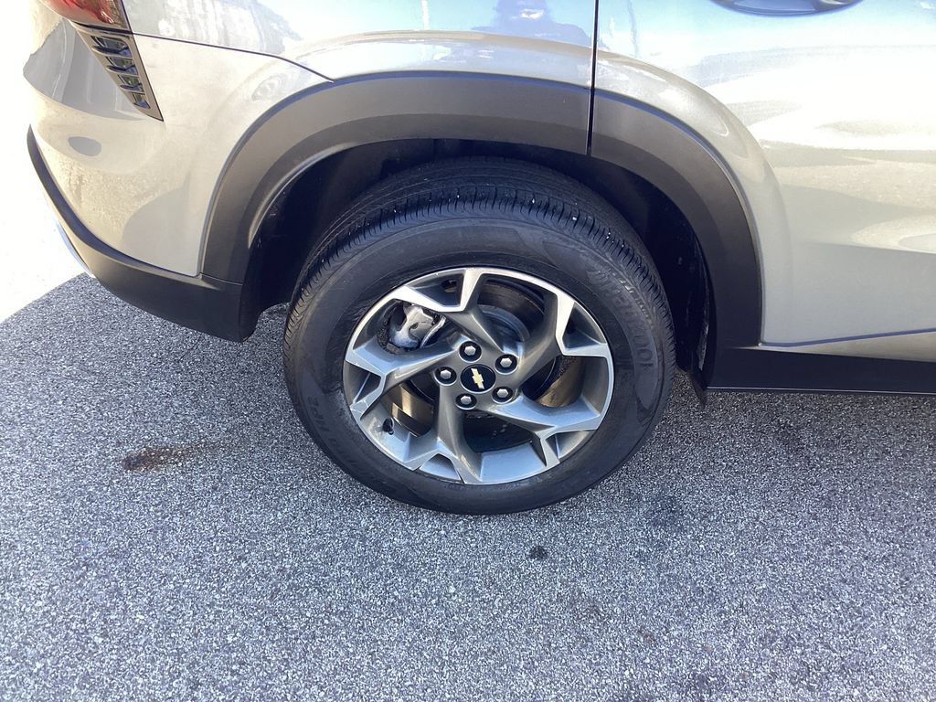 Used 2024 Chevrolet Trax LT FWD image 21