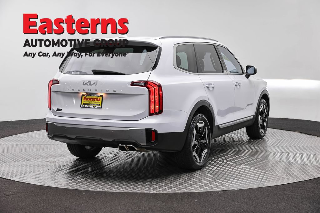 Used 2025 Kia Telluride S FWD image 5