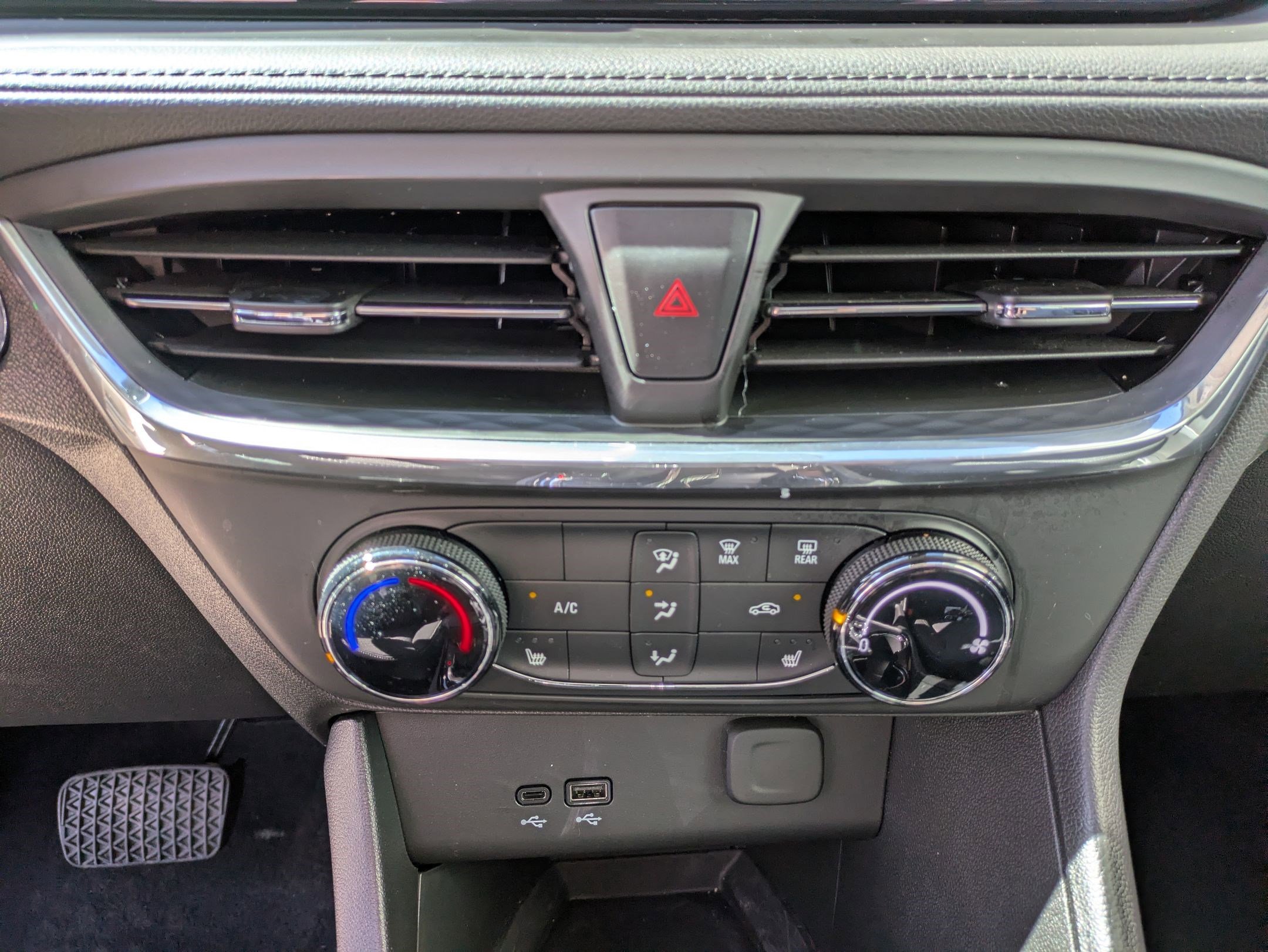 Certified 2026 Buick Encore GX Preferred w/ Comfort Package image 20