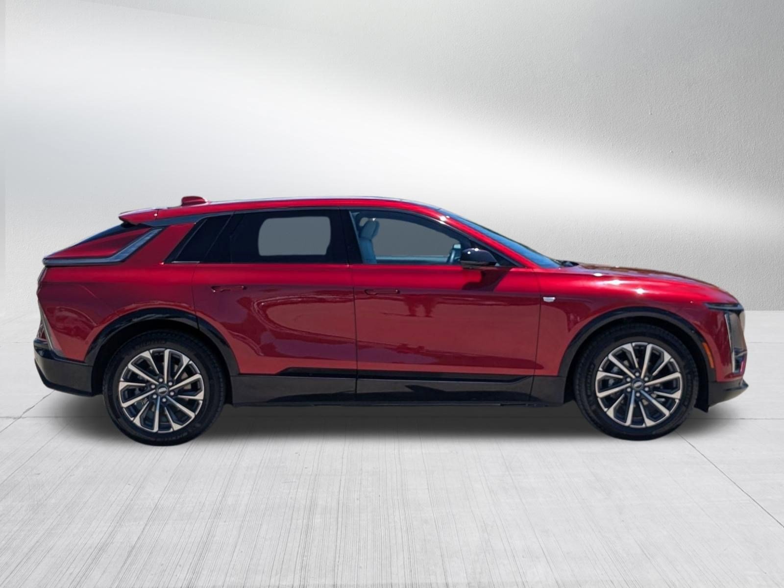 Used 2024 Cadillac Lyriq Sport AWD/4WD image 6