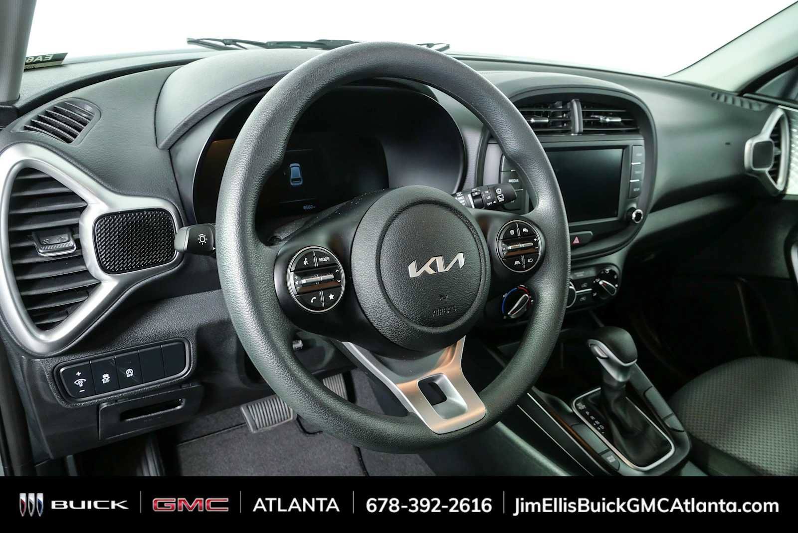 Used 2025 Kia Soul LX FWD image 4