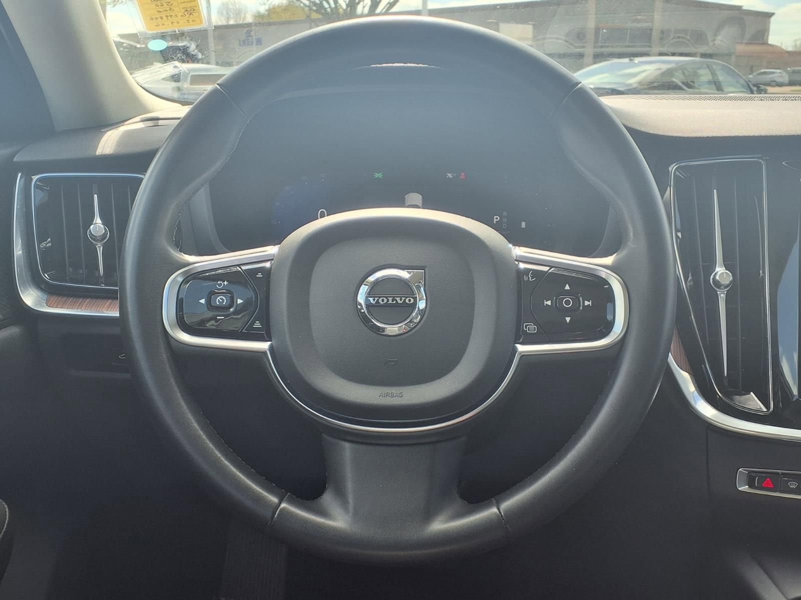 Used 2024 Volvo S60 B5 Plus image 14