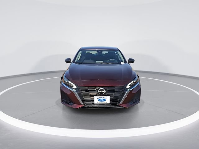 Used 2024 Nissan Altima 2.5 SV FWD image 3