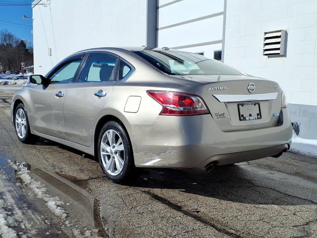Used 2013 Nissan Altima 2.5 SV image 3