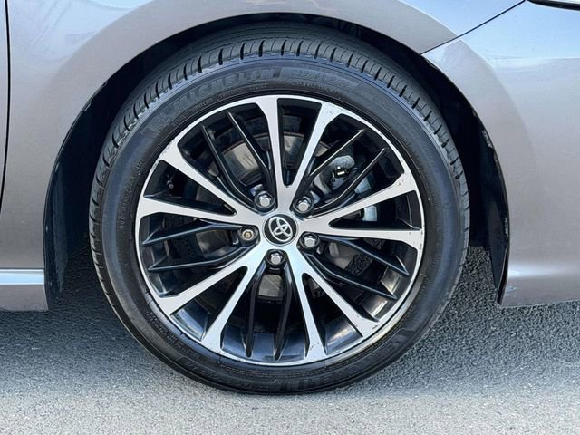Used 2020 Toyota Camry SE image 6