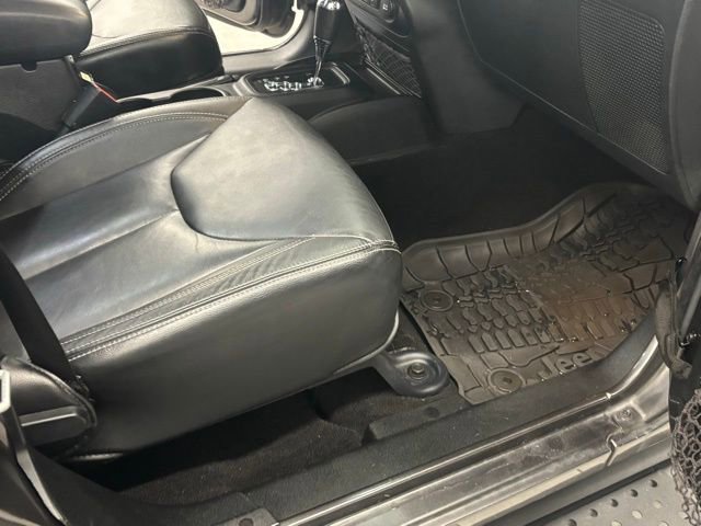 Used 2016 Jeep Wrangler Unlimited Sahara w/ Max Tow Package image 31