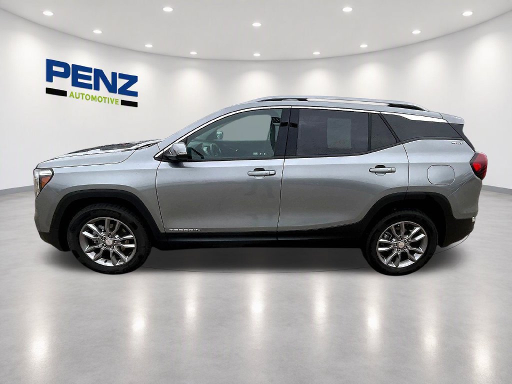 Used 2023 GMC Terrain SLT AWD/4WD image 5
