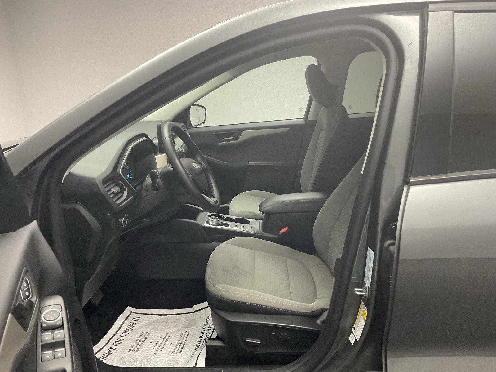 Used 2022 Ford Escape SE w/ SE Sport Appearance Package AWD/4WD image 12