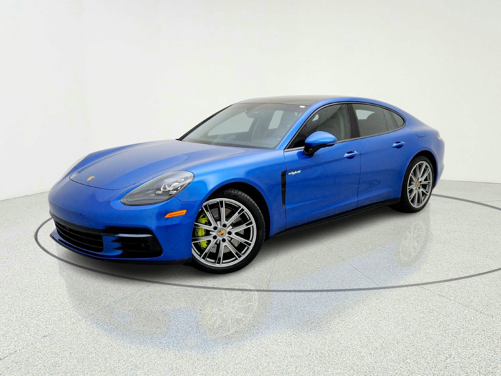 Used 2018 Porsche Panamera 4 AWD/4WD video 1