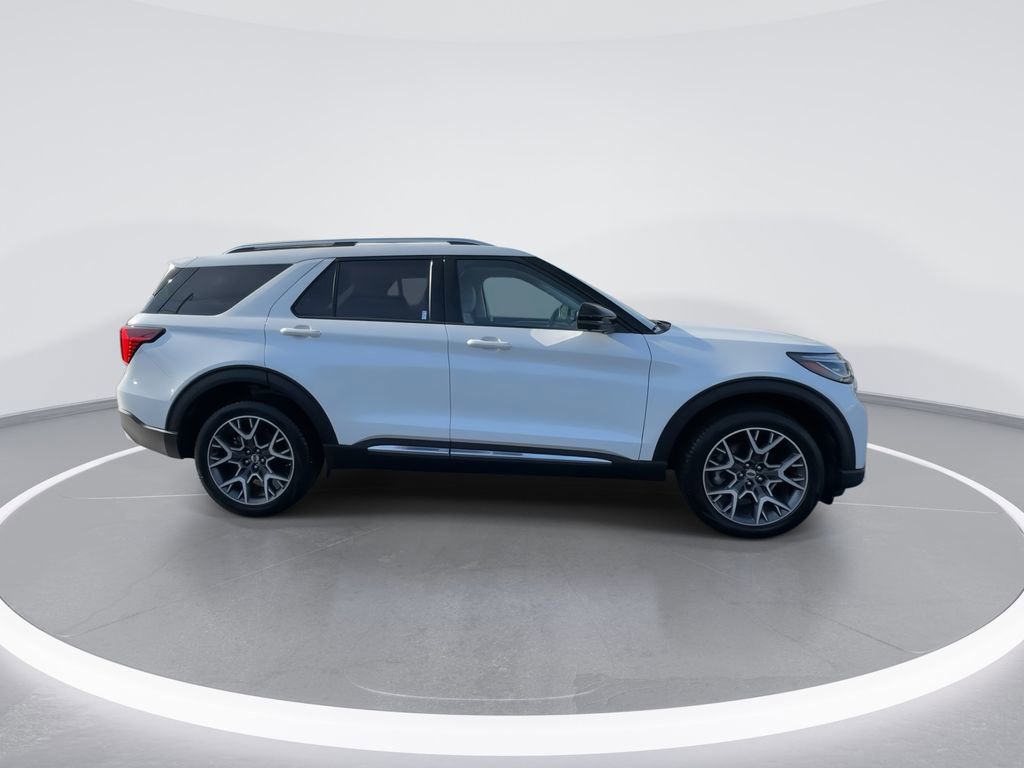 Used 2025 Ford Explorer Platinum w/ Ultimate Package AWD/4WD image 9