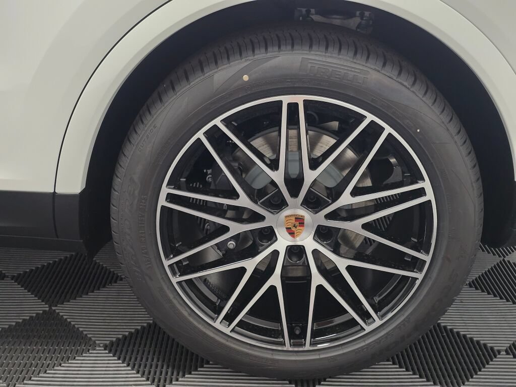 New 2026 Porsche Cayenne AWD/4WD image 34