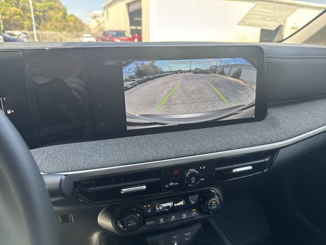 New 2026 Nissan Kicks SV w/ Charging Package FWD image 21
