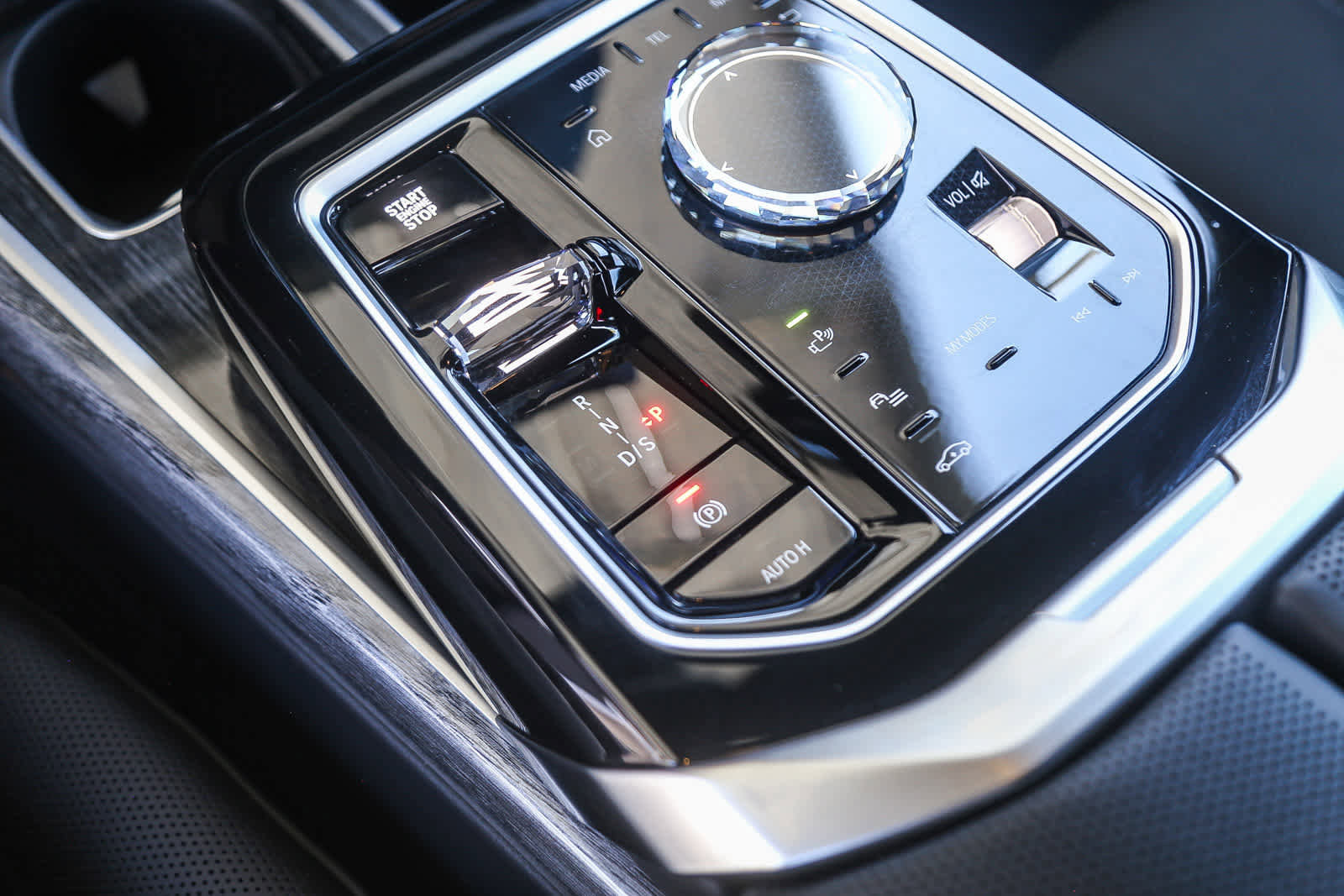 Used 2026 BMW 750e xDrive 750e xDrive w/ Premium Package image 16