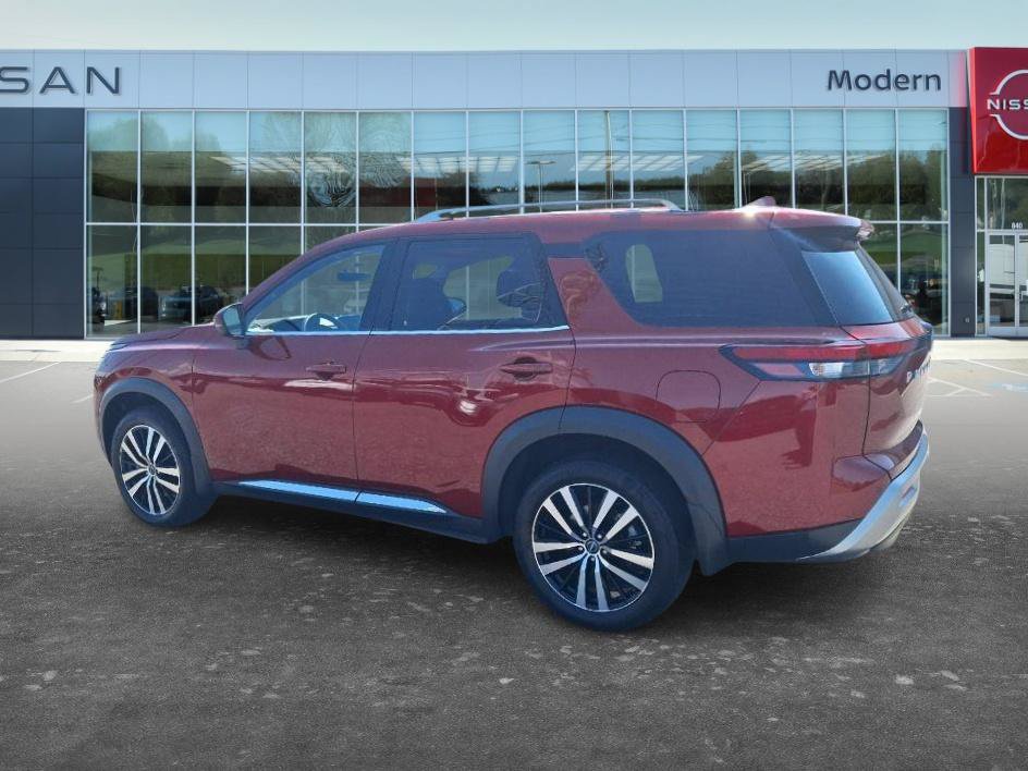 Used 2025 Nissan Pathfinder Platinum w/ Cargo Package FWD image 6