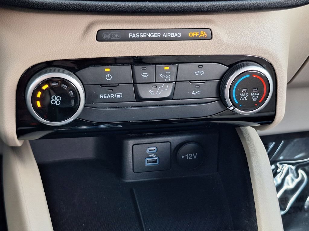 Used 2022 Ford Escape SE image 21