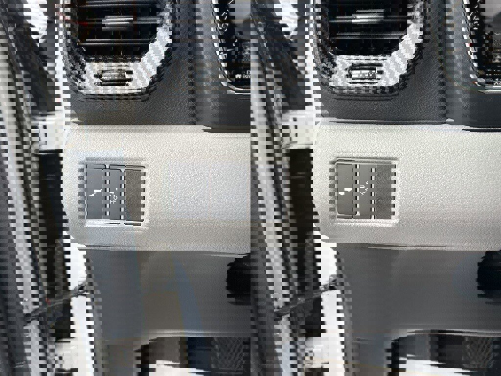 Used 2025 Honda Pilot Touring image 7