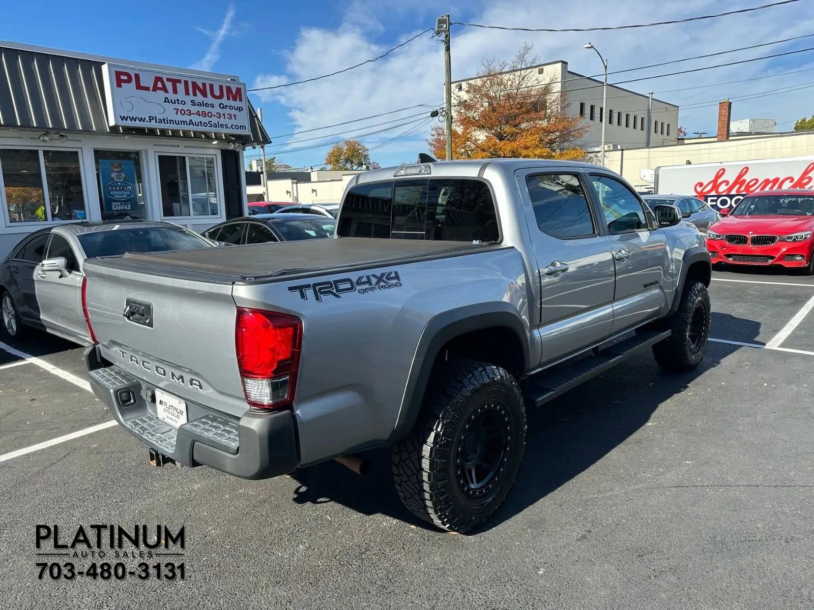 Used 2017 Toyota Tacoma TRD Off-Road image 5