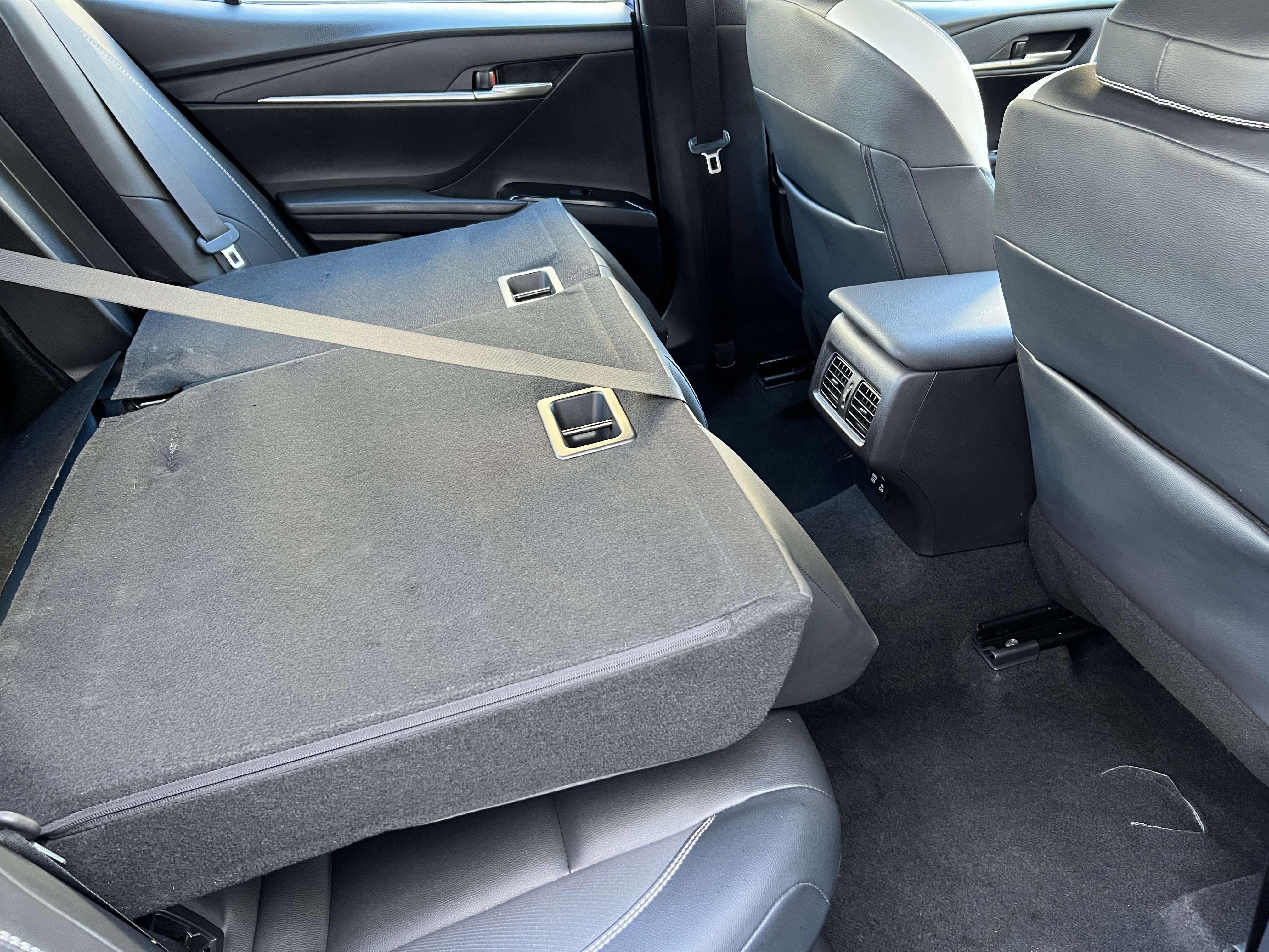 Used 2025 Toyota Camry SE FWD image 22