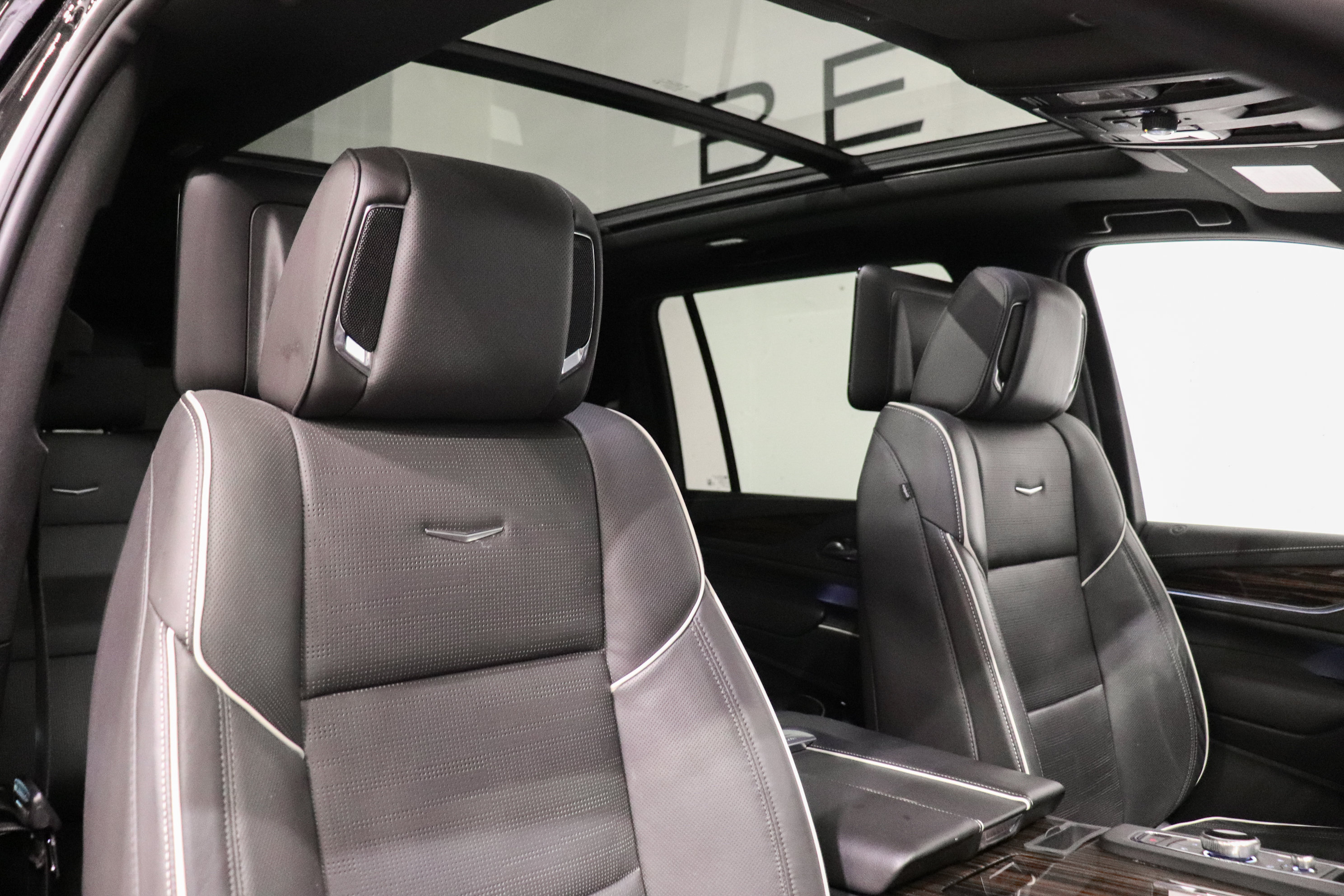 Used 2023 Cadillac Escalade ESV Premium Luxury w/ Performance Package AWD/4WD image 14