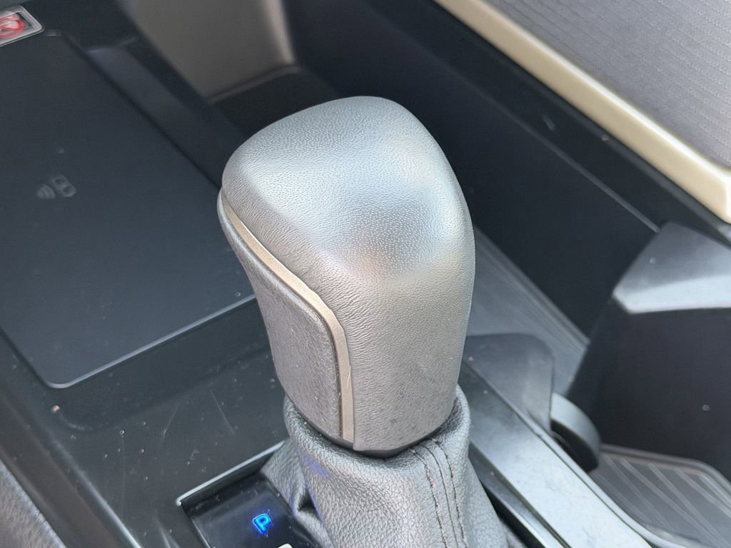 Used 2025 Toyota Camry SE FWD image 21