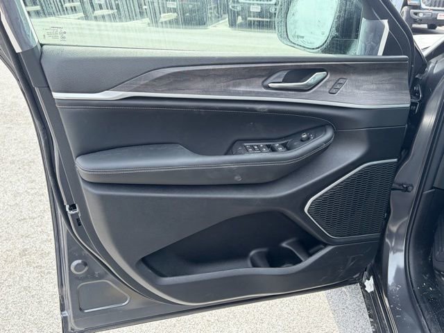 New 2026 Jeep Grand Cherokee Limited AWD/4WD image 12