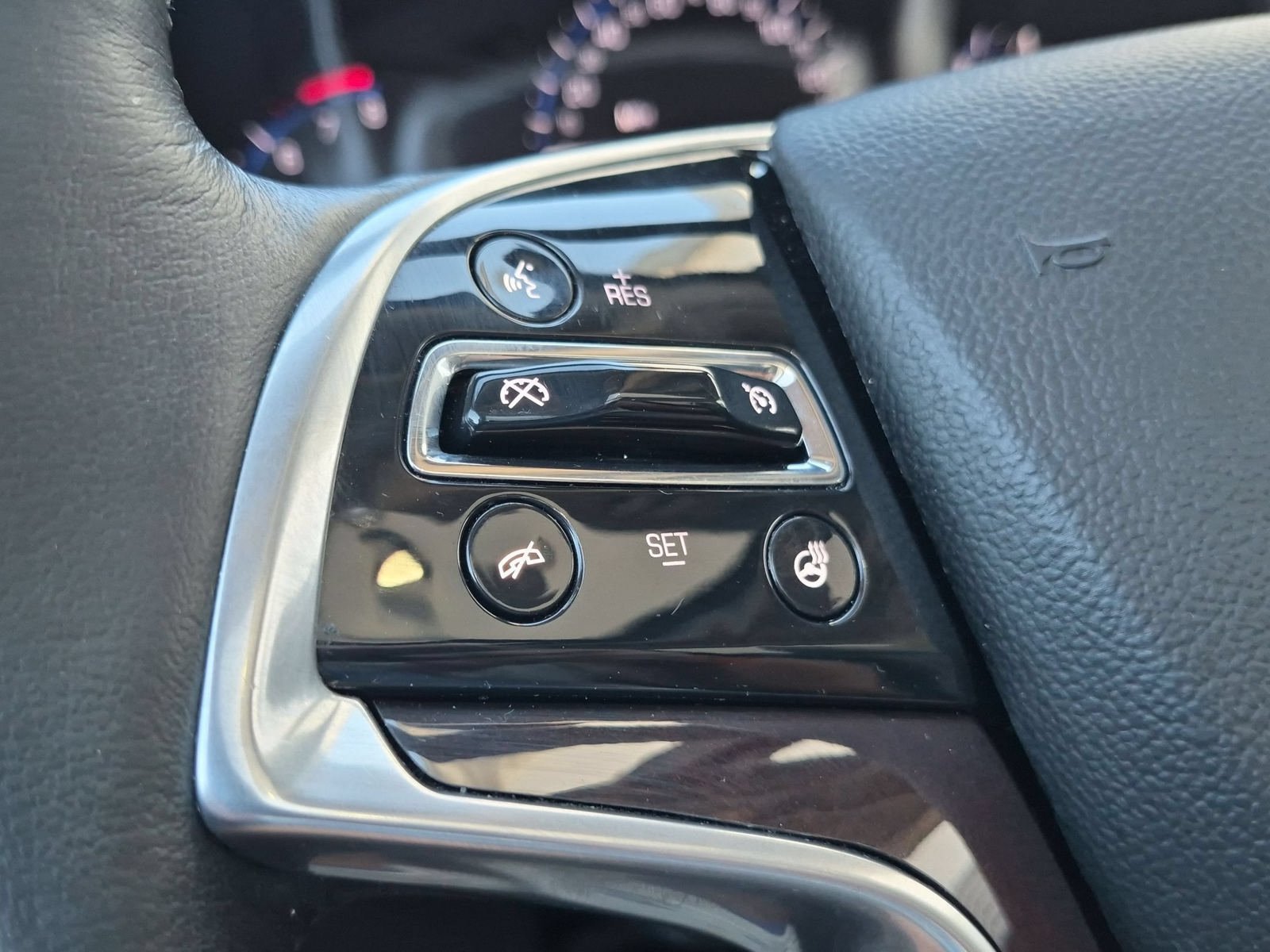 Used 2015 Cadillac SRX Luxury FWD image 13