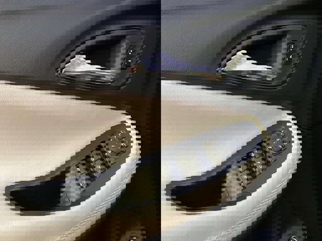 Used 2024 Buick Encore GX Sport Touring w/ Experience Buick Package image 13