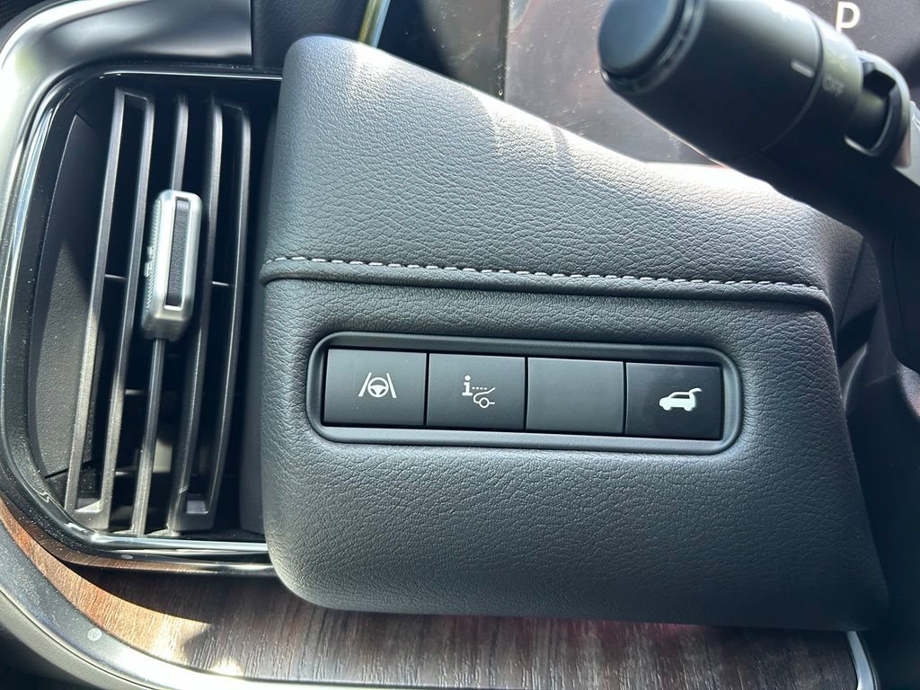 Used 2025 Nissan Armada Platinum Reserve RWD image 67