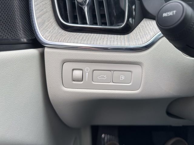 Used 2022 Volvo XC60 T8 Inscription w/ Advanced Package image 14