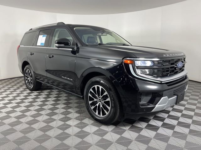 Used 2025 Ford Expedition Platinum image 2